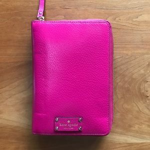 Kate Spade zip around personal organizer. NWT.